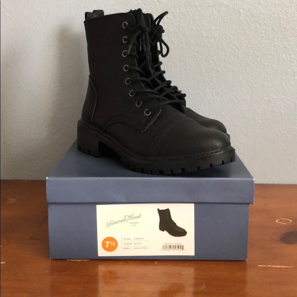 Combat boots
